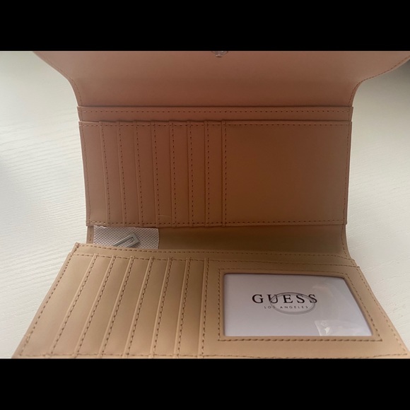 Guess Wallet - Picture 3 of 3